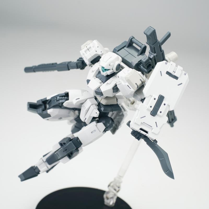 ULTRA ACTION TROOPER SERIES V-GILANTE 1/144 SCALE PLASTIC MODEL KIT (WHITE) | SHEIK MAINLAND